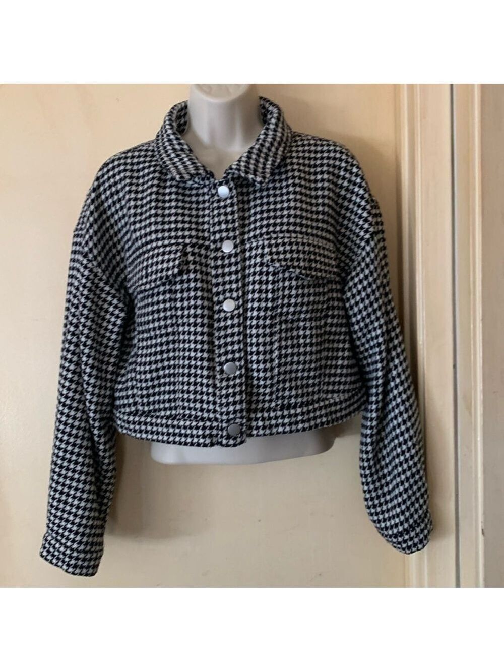 Vigoss houndstooth crop jacket size S